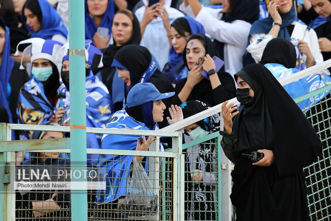  حضور بانوان در ورزشگاه ازادی