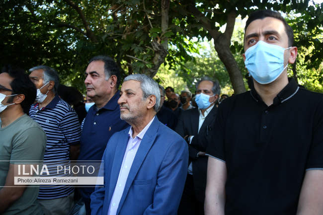 تشییع پیکر هوشنگ ابتهاج در تهران