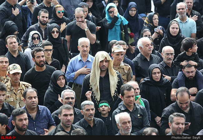 عزاداری عاشورای حسینی در میدان امام حسین(ع)