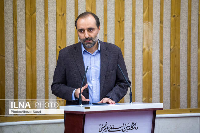 نشست خبری رئیس دانشگاه بین المللی امام خمینی(ره) قزوین 