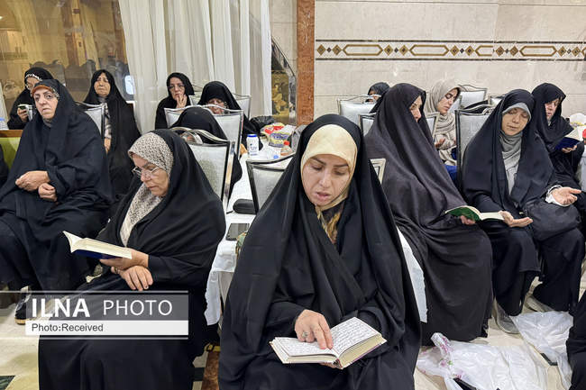 مراسم دعای کمیل زائران ایرانی در مدینه منوره