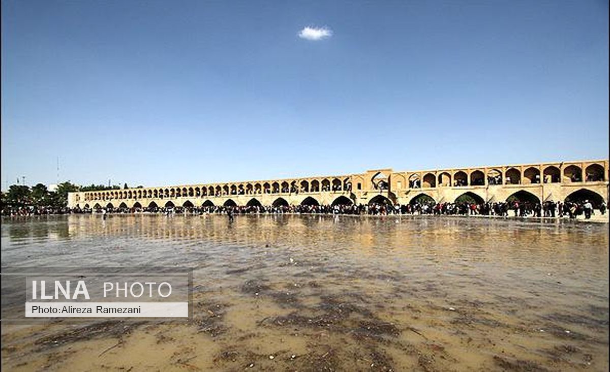 امضای تفاهم‌نامه استانداران چهارمحال و بختیاری و اصفهان در حوضه زاینده رود