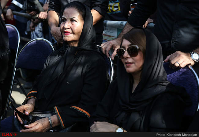 مراسم تشییع پیکر عزت‌الله انتظامی/2