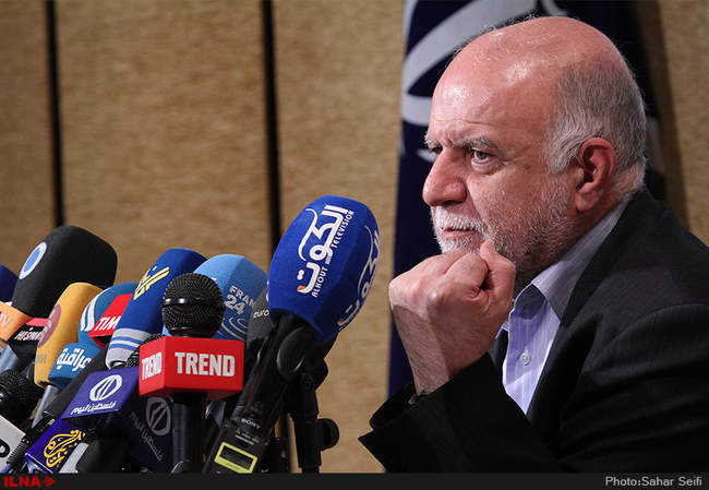 نشست خبری بیژن زنگنه وزیرنفت با رسانه‌های گروهی