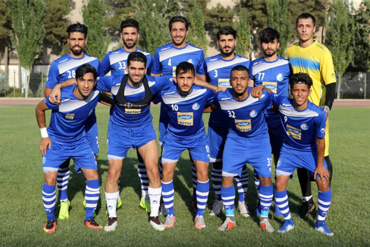 بازیکنان استقلال چک گرفتند