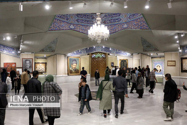 گردشگران نوروزی در مقبره الشعرا تبریز