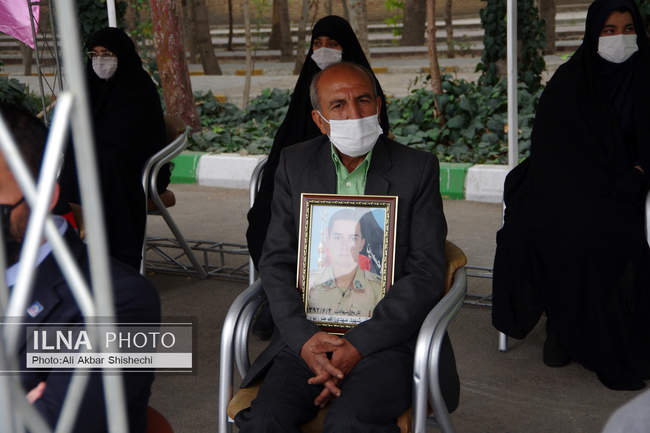 صبحگاه مشترک نیروهای نظامی و انتظامی در مشهد