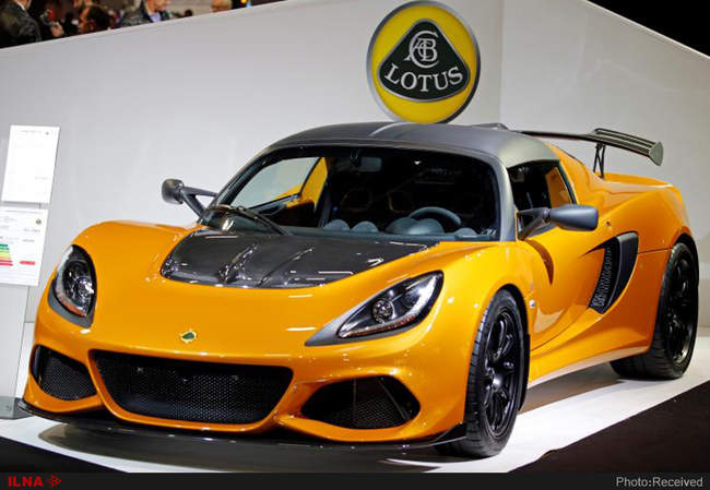 نمایشگاه خودرو در پاریس