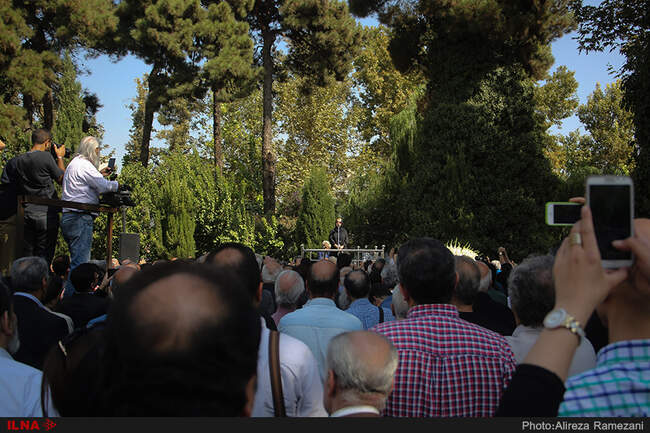 مراسم تشییع پیکر نادر گلچین