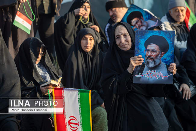 آیین وداع با پیکر شهدای ناوشکن «دنا» 