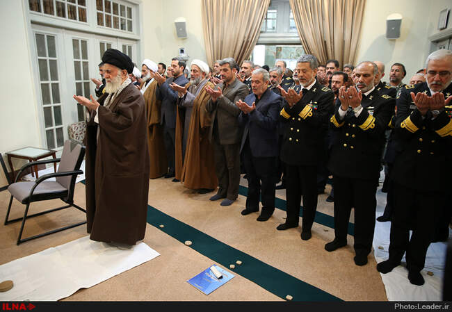 دیدار جمعی از فرماندهان و مسئولان نیروی دریایی ارتش با رهبرانقلاب اسلامی 