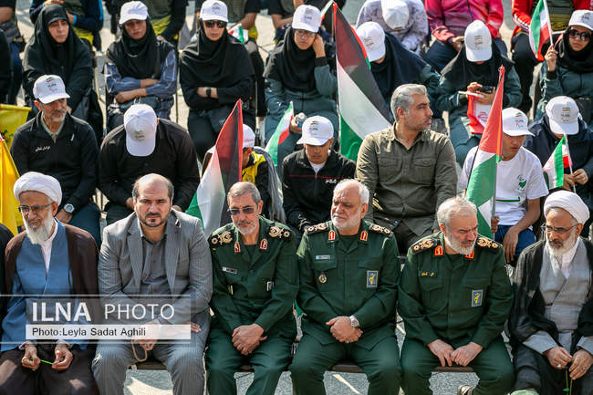 تشییع پیکر شهید «عباس نیلفروشان» در تهران