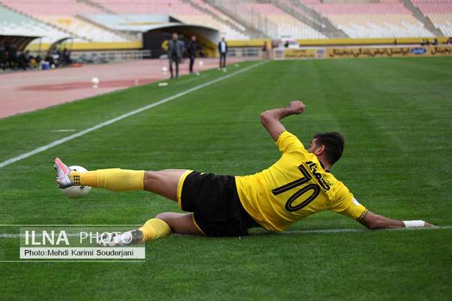 برد  تیم فوتبال سپاهان اصفهان مقابل نفت مسجد سلیمان