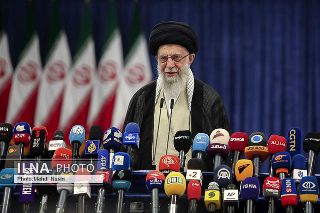 حضور رهبر معظم انقلاب در چهاردهمین دوره انتخابات ریاست جمهوری 