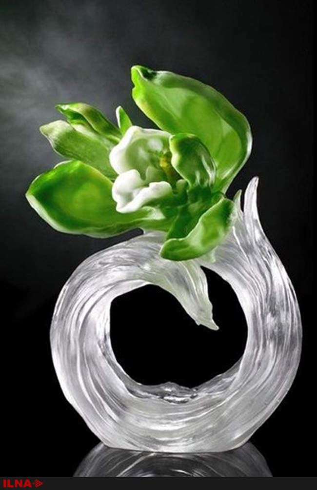 نمایشگاهی ازشکوفه های شیشه ای هنر معاصر چینی در مرکز فرهنگی چین در بر