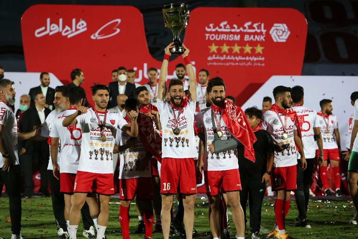 نقش آفرینی بانک گردشگری در قهرمانی پرسپولیس