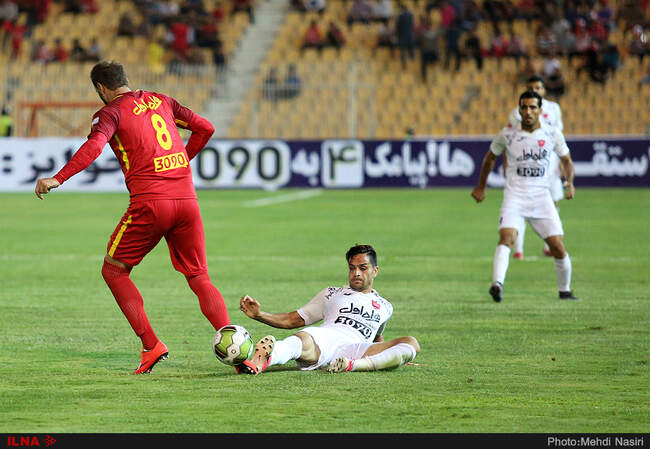 دیدار تیمهای پرسپولیس تهران و نفت تهران