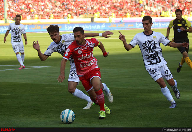 دیدار تیم های فوتبال پرسپولیس تهران و راه آهن تهران/2