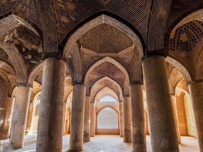 تردد موتورسیکلت در مسجد تاریخی عتیق اصفهان ممنوع شد