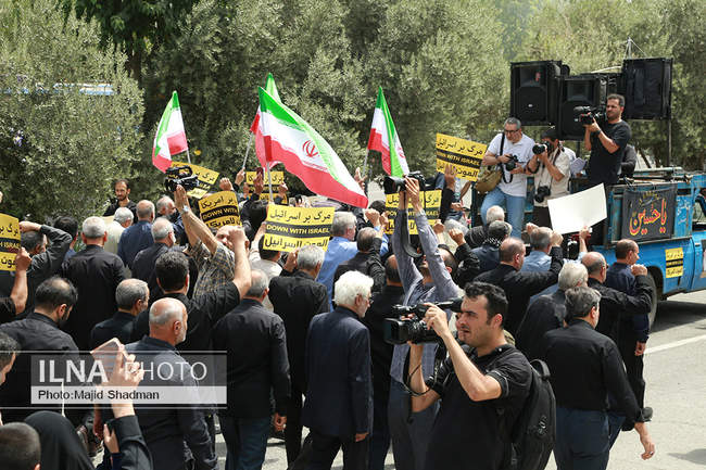 نماز جمعه تهران و تظاهرات در محکومیت اهانت به قرآن