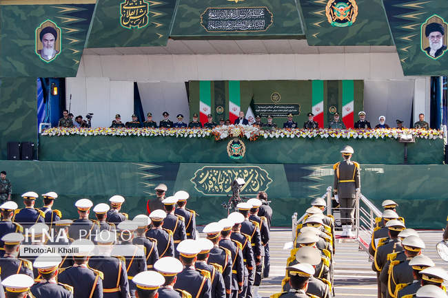 مراسم رژه روز ارتش با حضور رئیس جمهور