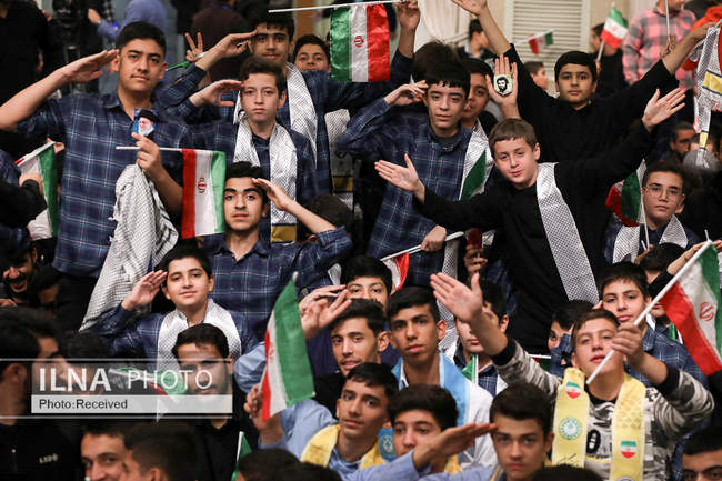 دیدار دانش‌آموزان و دانشجویان با مقام معظم رهبری