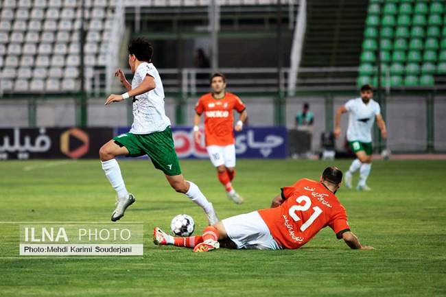 برد خانگی تیم فوتبال ذوب آهن اصفهان مقابل مس رفسنجان