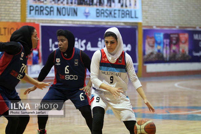 دیدار تیم های بسکتبال بانوان مولتی کافه مشهد و فولاد هرمزگان
