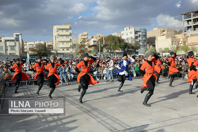 گردشگران نوروزی در مقبره الشعرا تبریز