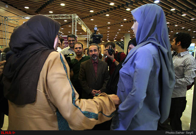 افتتاح نخستین نمایشگاه پوشاک مدارس