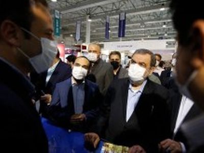 بازدید معاون اقتصادی رییس جمهور از سومین نمایشگاه پتروشیمی در کیش