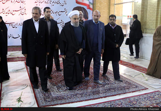 تجدید میثاق رئیس جمهور و اعضای هیئت دولت با آرمان های امام راحل