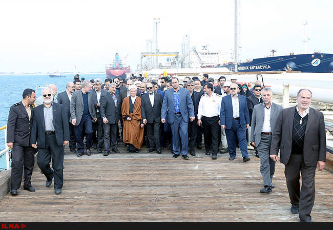 بازدیدهای آیت‌الله هاشمی رفسنجانی از پروژه‌های نفت و پتروشیمی در ج�