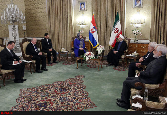 استقبال رسمی روحانی از رییس جمهوری کرواسی 