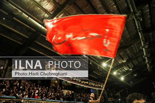 
مراسم عزاداری شب عاشورا در هیئت خادم الرضا(ع) قم