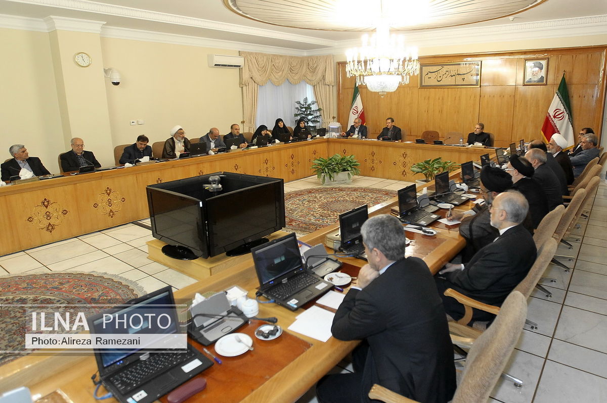 حمایت هیات دولت از زنان سرپرست خانوار و در معرض آسیب‌های اجتماعی