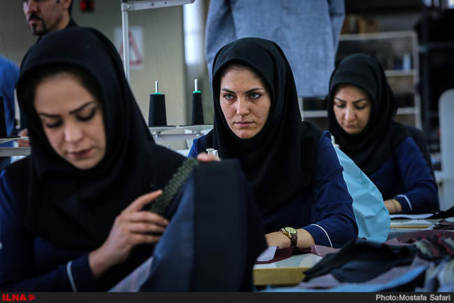 بازدید معاون توسعه اشتغال وزیر کار از کارخانه روناک جین