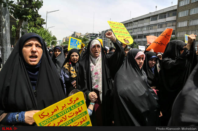 راهپیمایی نمازگزاران تهرانی در حمایت از بیانیه شورای عالی امنیت