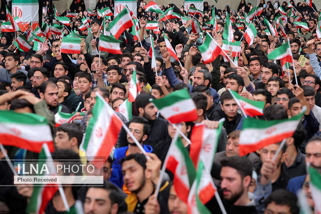 دیدار دانش‌آموزان و دانشجویان با مقام معظم رهبری