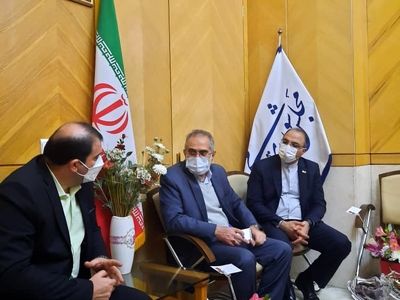 حسینی  با نمایندگان آشوری و ارمنی در مجلس شورای اسلامی دیدار  کرد