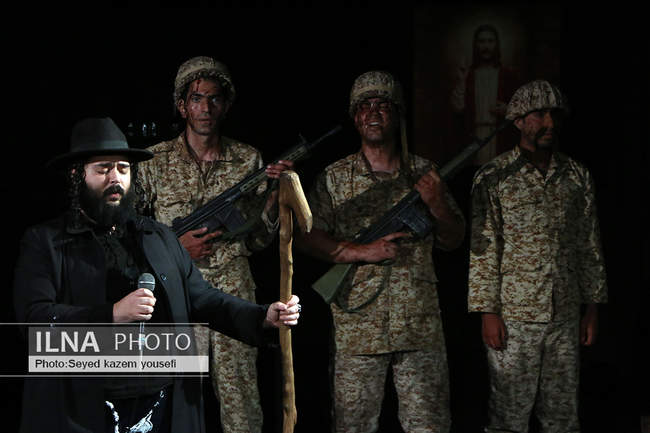 تئاتر «اولولری قویلایین»؛ پیام‌آور صلح روی صحنه تبریز