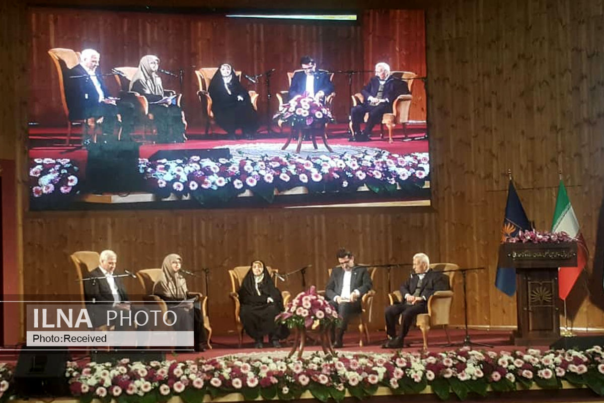 محیط طباطبایی: جای لیست قرمز در ایران خالی‌ست/ مهاجرانی: میزان بازدید از مراکز فرهنگی در زمان تهدید‌ها بیشتر شد/ نامور مطلق: نظریه ابتذال شر درباره رییس‌جمهور آمریکا صادق است/ موسوی: ما توانستیم احترام دنیا را بخریم 