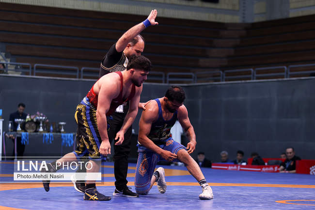 گزارش تصویری از رقابت‌های کشتی تعیین پهلوان سال ۱۴۰۴