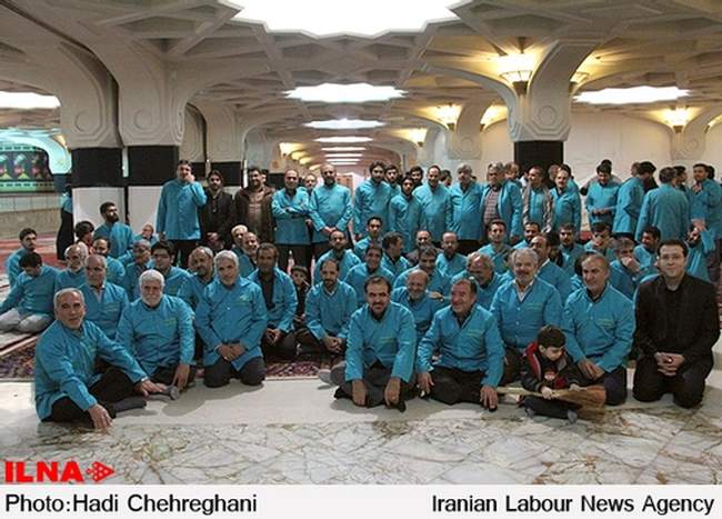 غبار روبی حرم مطهر حضرت فاطمه معصومه(س)