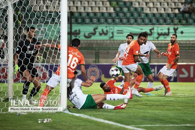 برد خانگی تیم فوتبال ذوب آهن اصفهان مقابل مس رفسنجان