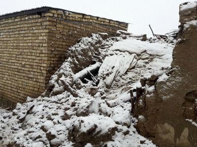 تخریب ١٣ واحد مسکونی به دلیل بارش برف در کوهسرخ/ راهداری خراسان رضوی باید پاسخگو باشد 