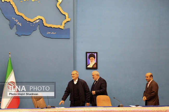 افتتاح و بهره برداری از طرح های نفت و نیرو