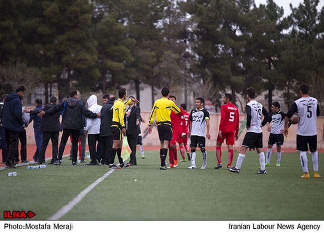 بازی فوتبال صبای قم و نساجی مازندران در مرحله نهایی لیگ دست اول امید