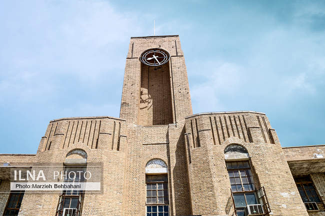 آبادان؛ شهری که هنوز بوی نفت، صدای لنج و خاطره‌ی مقاومت می‌دهد