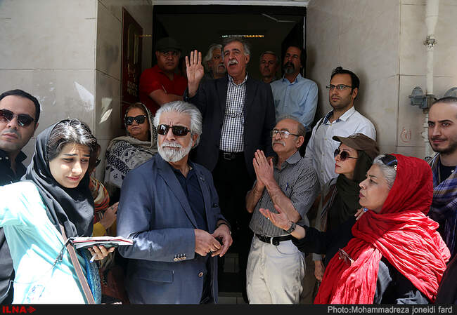 گزارش تصویری از تجمع مستندسازان در مقابل خانه‌سینما+فیلم